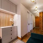 Grande Luxury Modern 3br For 8 With Parking & Lift アパート