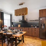 Grande Luxury Modern 3br For 8 With Parking & Lift アパート リガ