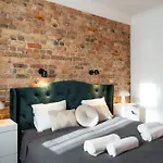 Grande Luxury Modern 3br For 8 With Parking & Lift شقة *