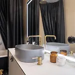 Grande Luxury Modern 3br For 8 With Parking & Lift شقة *