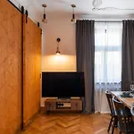 Апартаменты Grande Luxury Modern 3br For 8 With Parking & Lift