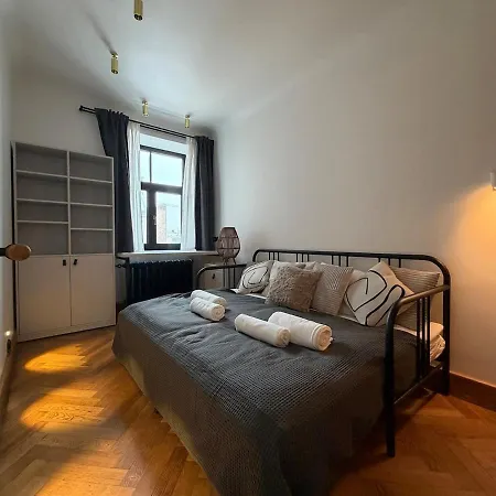 Grande Luxury Modern 3br For 8 With Parking & Lift 公寓 里加