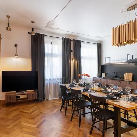 Grande Luxury Modern 3br For 8 With Parking & Lift ريغا