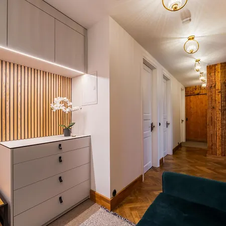 Grande Luxury Modern 3br For 8 With Parking & Lift Daire