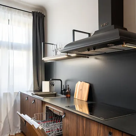 Grande Luxury Modern 3br For 8 With Parking & Lift Riga