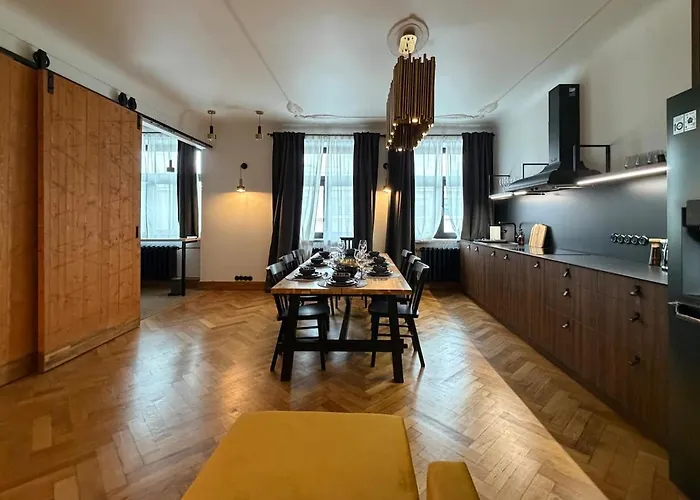 Grande Luxury Modern 3br For 8 With Parking & Lift 里加