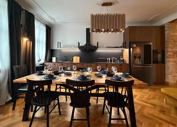 Grande Luxury Modern 3br For 8 With Parking & Lift