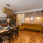Grande Luxury Modern 3br For 8 With Parking & Lift * Riga