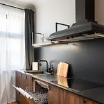 Grande Luxury Modern 3br For 8 With Parking & Lift Riga