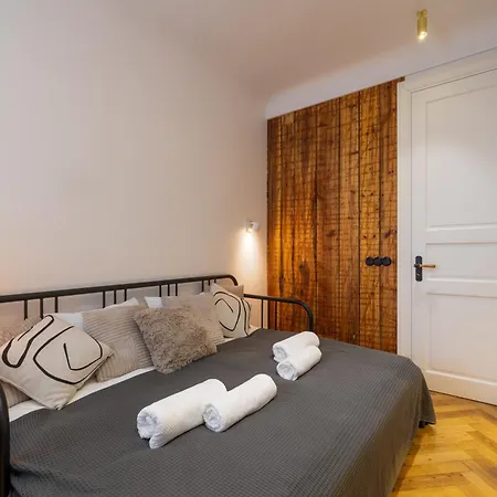 Grande Luxury Modern 3br For 8 With Parking & Lift * ריגה