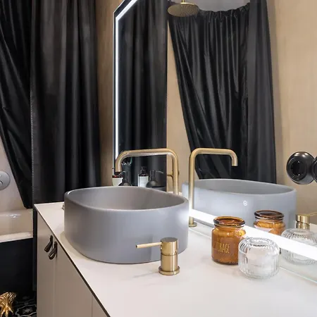 Grande Luxury Modern 3br For 8 With Parking & Lift شقة *